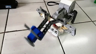 Lego Simple Grab and Lift Mechanism