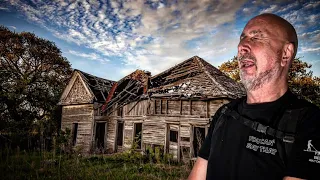 This weird ABANDONED house is one of the strangest around