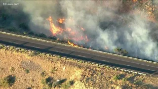 Brush fire closes I-17 in both directions near Sunset Point