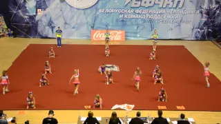 Children cheer team "Dartly Kids"