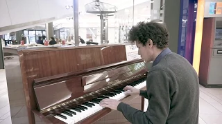 Piano Medley at Hamburg Shopping Mall – Thomas Krüger