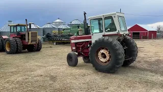 IH 1256 Tractor at auction