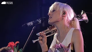 Jenny and the Mexicats - Verde Más Allá (En Vivo)