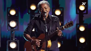Tracy Chapman Earns Rapturous StandingOvation After Rare Live Performance of FastCar With Luke Combs