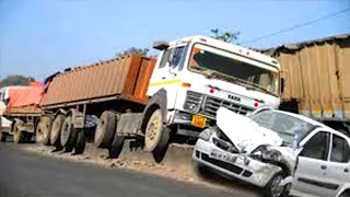 Top 10 Dangerous Overload Truck Driving Skills ! Chinese Truck On Muddy Road fail