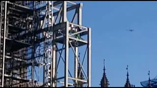 Extinction Rebellion protester climbs Big Ben