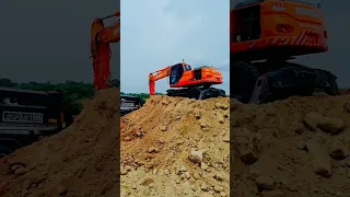 Doosan DX210w Excavator loading truck #shorts #doosan #excavator