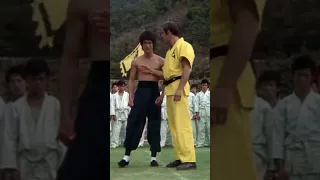 Una gran escena reúne a Bruce Lee, Bolo Yeung y John Saxon en la película Operación Dragón