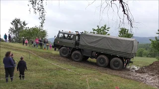 TATRA 815 vs. kluzké bláto  -  TATRA 815 vs. slippery mud