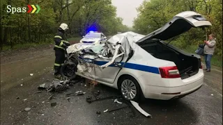 В Саратове полицейский столкнулся с микроавтобусом «Газель». Пятеро ранены.