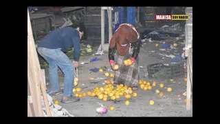 Pazarda atılan sebze ve meyveleri toplarken bu kez kaçmadılar gizlenmediler ve konuştular!