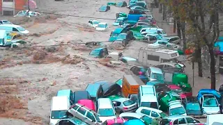 The worst flood in Italy! Hundreds of vehicles sweep mud into the sea in Scilla, Calabria