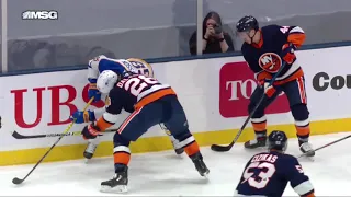 3/6/21  Scott Mayfield Give The Islanders A 4-1 Lead In The Second Period
