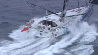 Exceptionnel ! La Marine Nationale nous a envoyé les images d'Armel et Alex / Vendée Globe