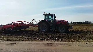 Massey Ferguson.