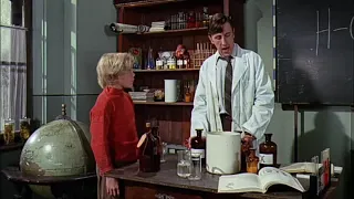 Отрывок из фильма: "Вилли Вонка и шоколадная фабрика" (1971) - Вилли Вонка открывает свою фабрику.