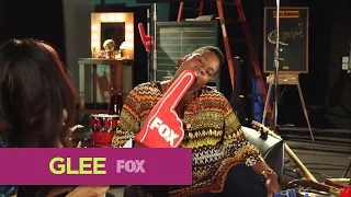 GLEE | FOX Lounge: Alex Does His Best "Miley" For Naya