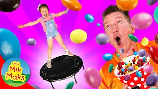 Trampoline | Learning to Count to 10 | Kids Songs | The Mik Maks