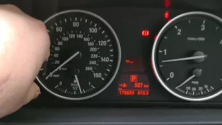 Jak sprawdzić temperaturę silnika i prąd baterii w BMW