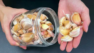 Preserving garlic is so easy, Not shriveled nor sprouted, method really works #preserved #garlic