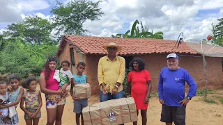 ENTREGA DE PRESENTE PARA JUNINHO NETO DE DONA KINÔR , TRABALHO SOCIAL SERTÃO MAMOEIRO.