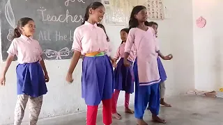 Farewell dance by students | UPS pakhna toli