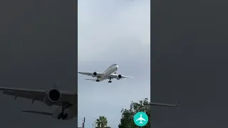 Qatar Airways A350-1000 lands at LAX