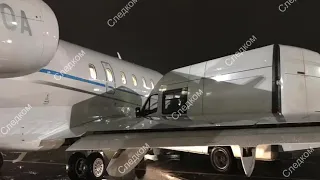 Авария в Пулково - микроавтобус врезался в частный самолёт