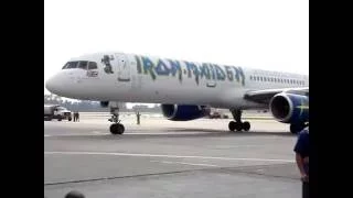 Iron Maiden - Llegada al aeropuerto (Bogotá, Colombia, 2008)