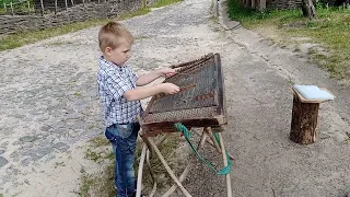 цимбали. урок гри на цимбалах. Михайло грає на цимбалах