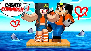 ¡FAN LOCA vs 1 CHICO en UNA BALSA en MINECRAFT! 😱💘 Betoffy