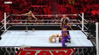 Raw: Beth Phoenix & Kelly Kelly vs. The Bella Twins