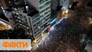 Отменены все авиарейсы, полиция ловит протестующих: митинги в Гонконге