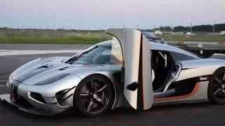 Koenigsegg One 1 vs 0 300 0 kmh