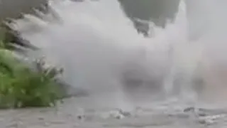 Video captures rockfalls in Sichuan, China