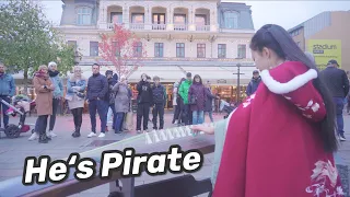 Street Performance【He's a Pirate】with Chinese Traditional Instrument北欧寒冬来临之前的古筝炸街！高燃演绎【加勒比海盗】