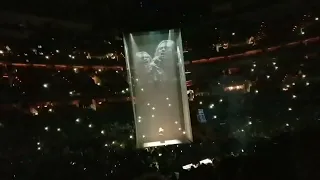 Adele "Chasing Pavement" live at the Verizon Center, Washington, DC (Oct. 11, 2016)