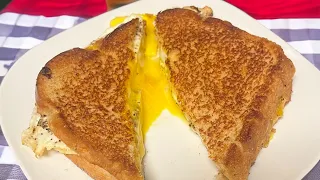 How to make a Quick and Easy Grill Cheese Egg Sandwich