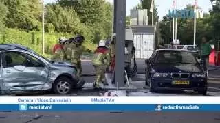 Auto ramt pomp van tankstation Couwenhoekseweg Capelle aan den IJssel