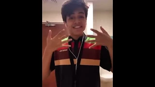 guy dancing like an animatronic in the burger king bathroom (twitter meme)