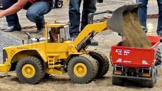 VOLVO L220E HYDRAULIC RC WHEEL LOADER 1:8 SCALE MODEL AT THE HARD WORK