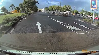 Dashcam Owners Australia And Videos HERVEY BAY driver refuses to give way to the right