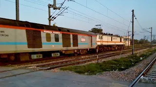 Offlink LGD WAP7 take charge of SEALDAH RAJDHANI after completing duty with MUMBAI RAJDHANI same day