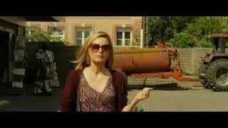 THE FAMILY - Grocery Shopping HD Clip - Michelle Pfeiffer, Robert De Niro, Dianna Agron