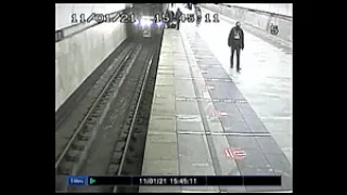 Машинист спас мальчика, упавшего на рельсы на станции метро «Бабушкинская»