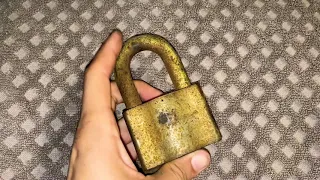 Showing Why a S&G 0880 Padlock is Called an “Environmental Padlock.” 101 Key/Lock Demo