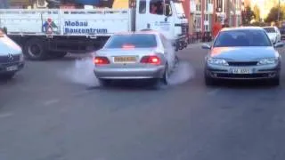 Mercedes Benz E320 W210 BURNOUT