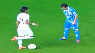 Neymar humiliating everyone for Santos