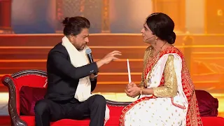 Shahrukh Khan And Sunil Grover in Zee Cine Awards - Zee Marathi