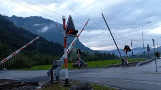 Bahnübergang Wolfenschiessen (CH) // Swiss Railroad Crossing